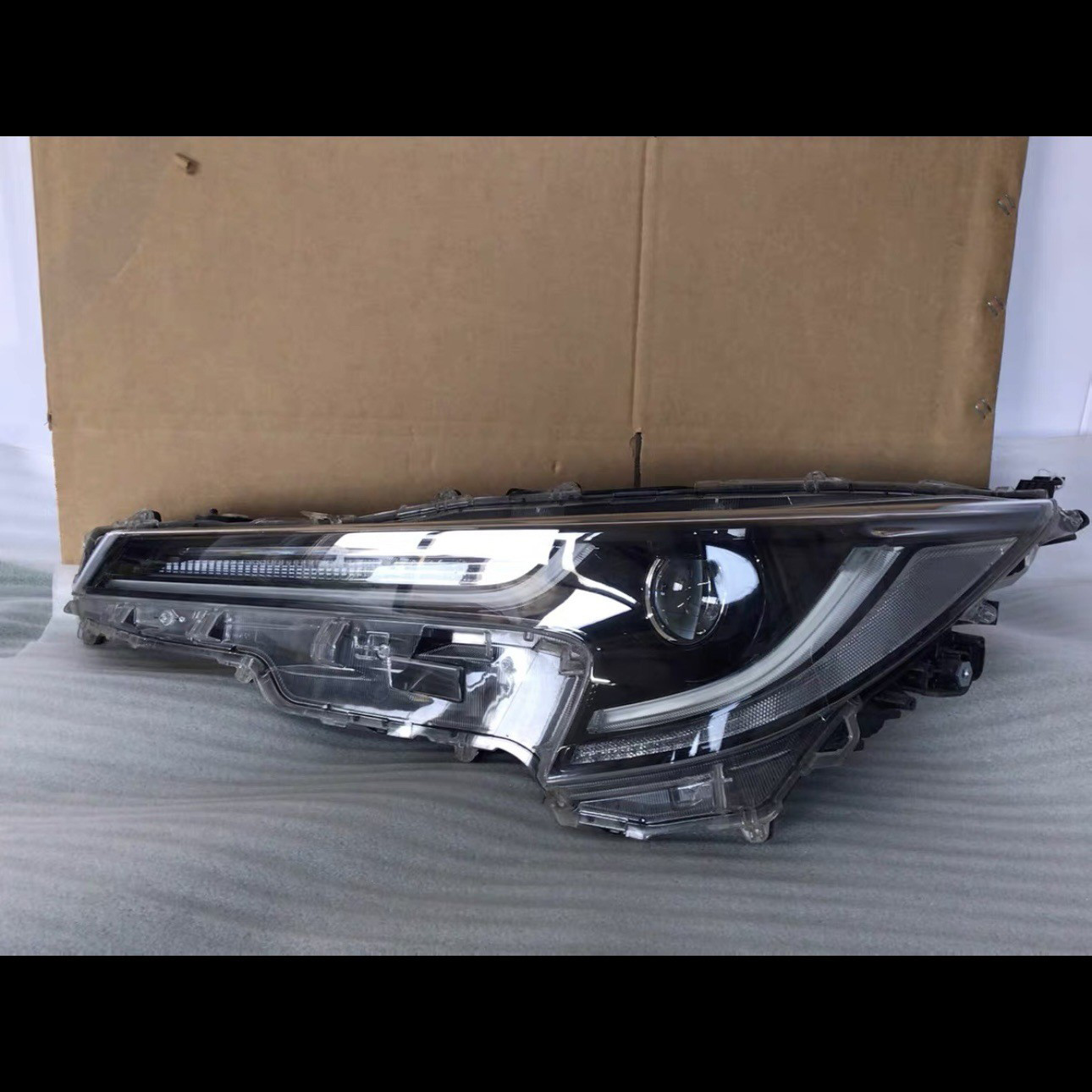 For Toyota Levin 2019 high-end LED headlight assembly