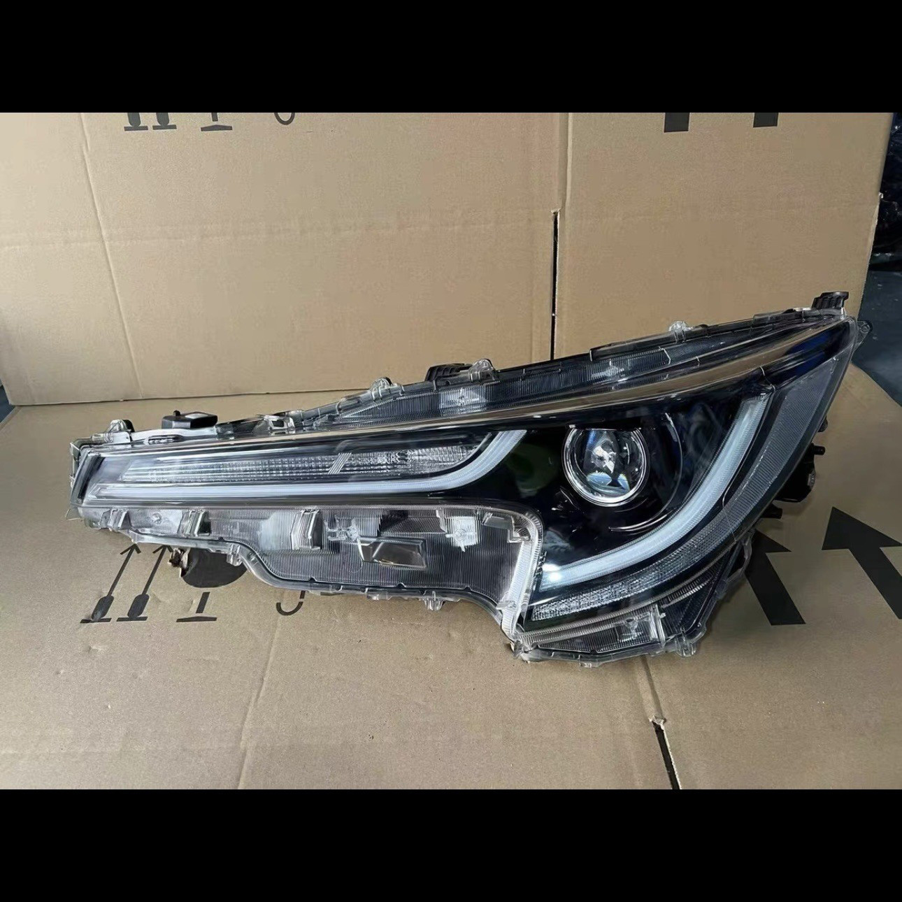 For Toyota Levin 2019 high-end LED headlight assembly