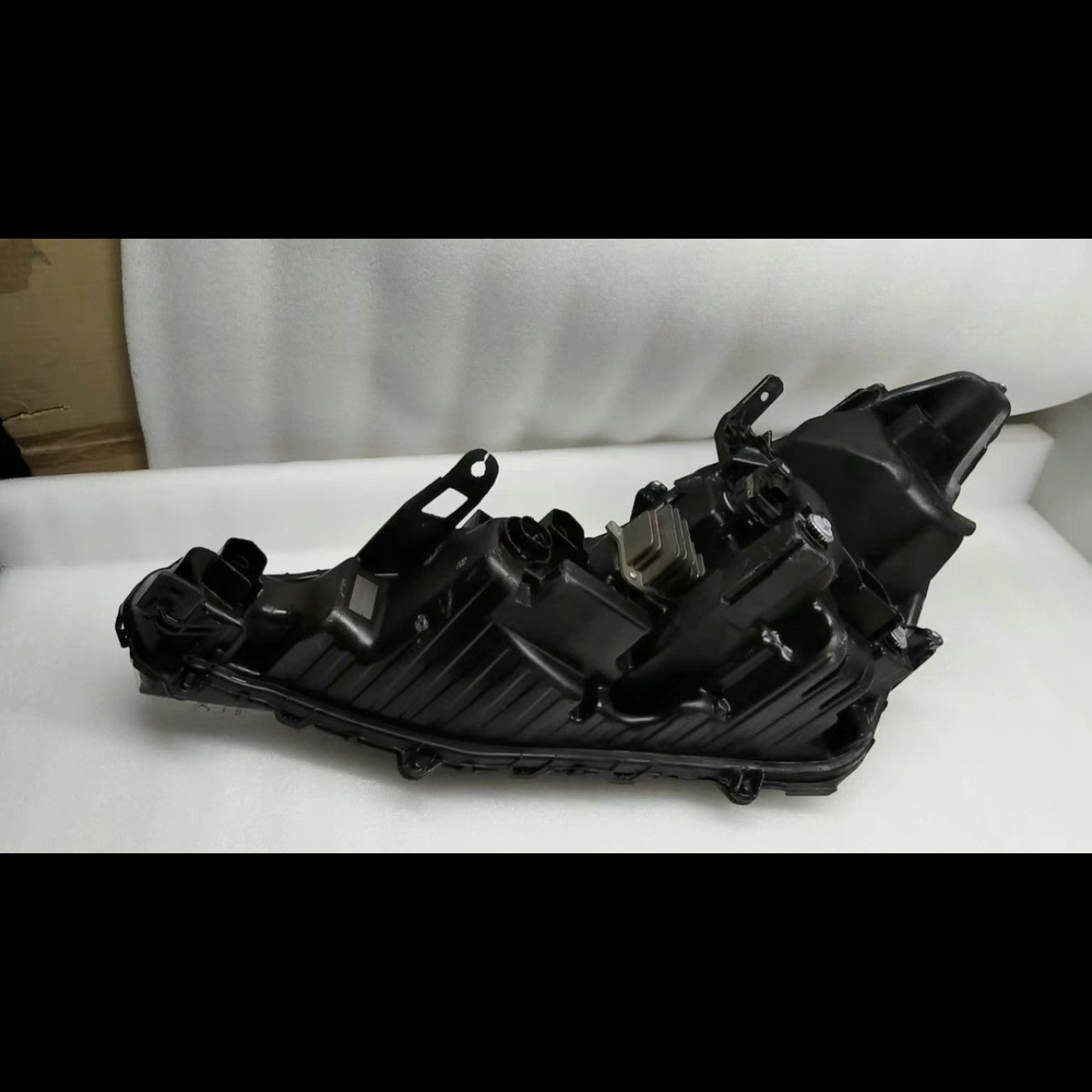 For Toyota 2022 bz3 entry-level front headlights OE: 81150-03020 L 81110-03030 R