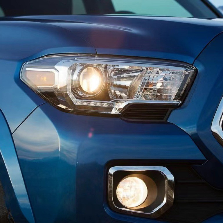 For Toyota Tacoma 2016-2019 Front Headlight OE: 81150-04250 81110-04250