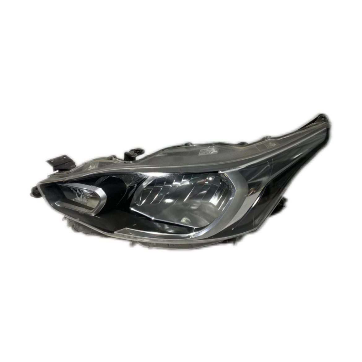 For Toyota Yaris 2017  headlights OE：81170-0E070