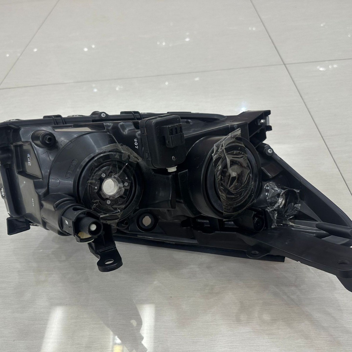 For Toyota 2009-2013 RAV4 Front Headlights OE: 81170-0R030 81130-0R030