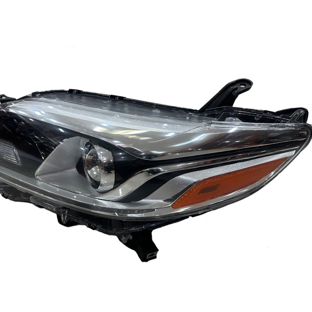 For Toyota 2016 Sienna front headlight halogen OEM: 81150-08061 81110-08061