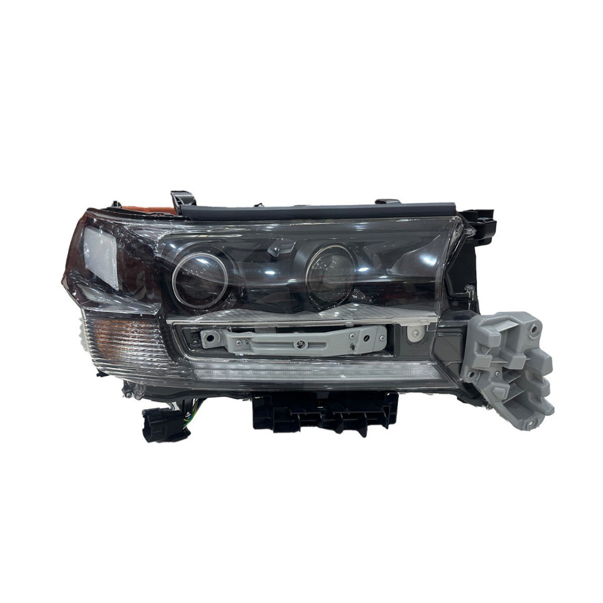 For Toyota 2016 Land Cruiser Headlight Halogen White/Black Base OEM: 81106-60K52 81105-60K52