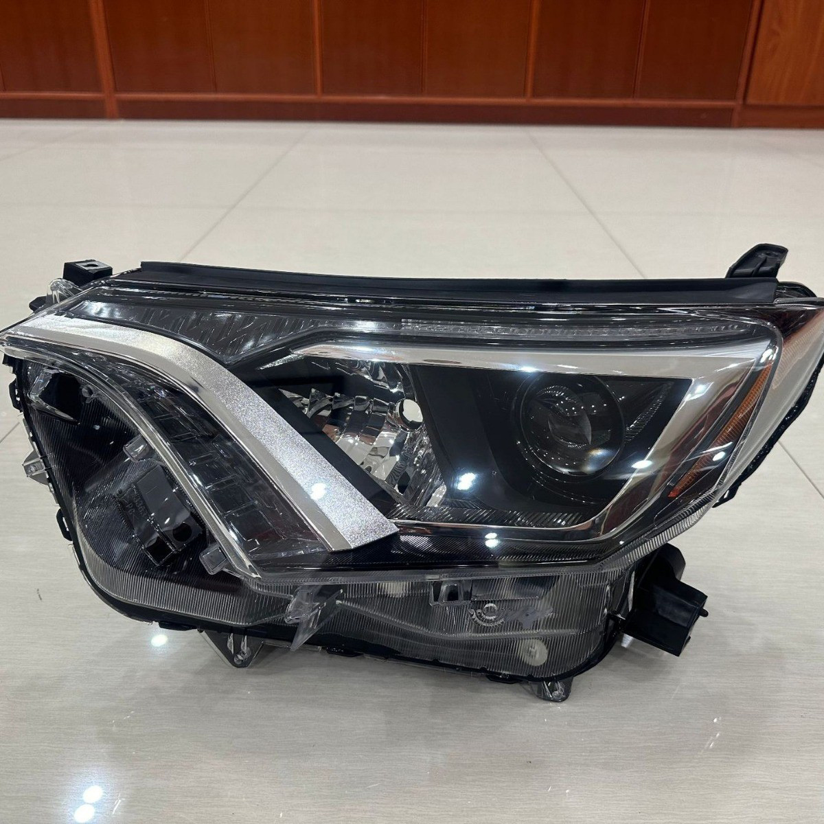 For Toyota 2016 RAV4 Front Headlight Low Configuration US OEM: 81170-0R100 81130-0R100