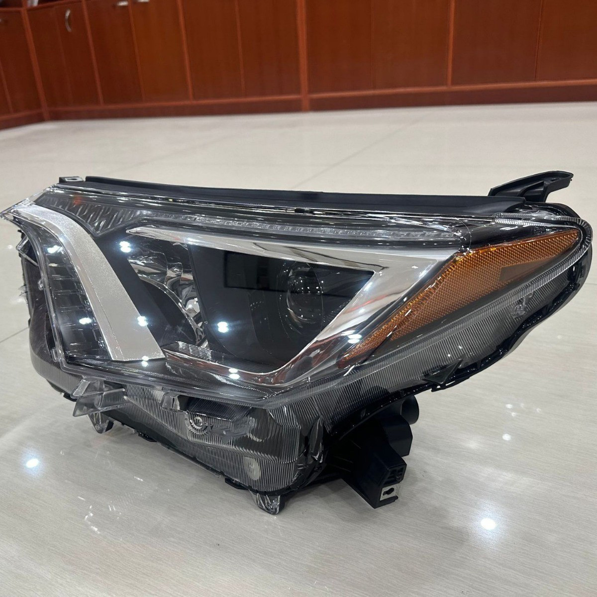 For Toyota 2016 RAV4 Front Headlight Low Configuration US OEM: 81170-0R100 81130-0R100