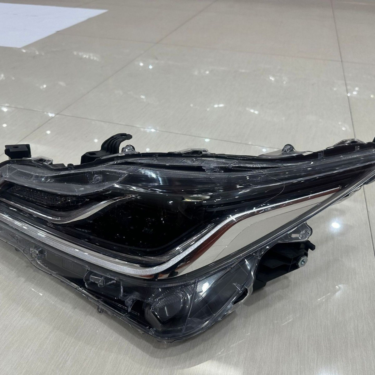 For Toyota 2019 Corolla high-end LED front headlights OEM: 81170-02V80 81130-02V80