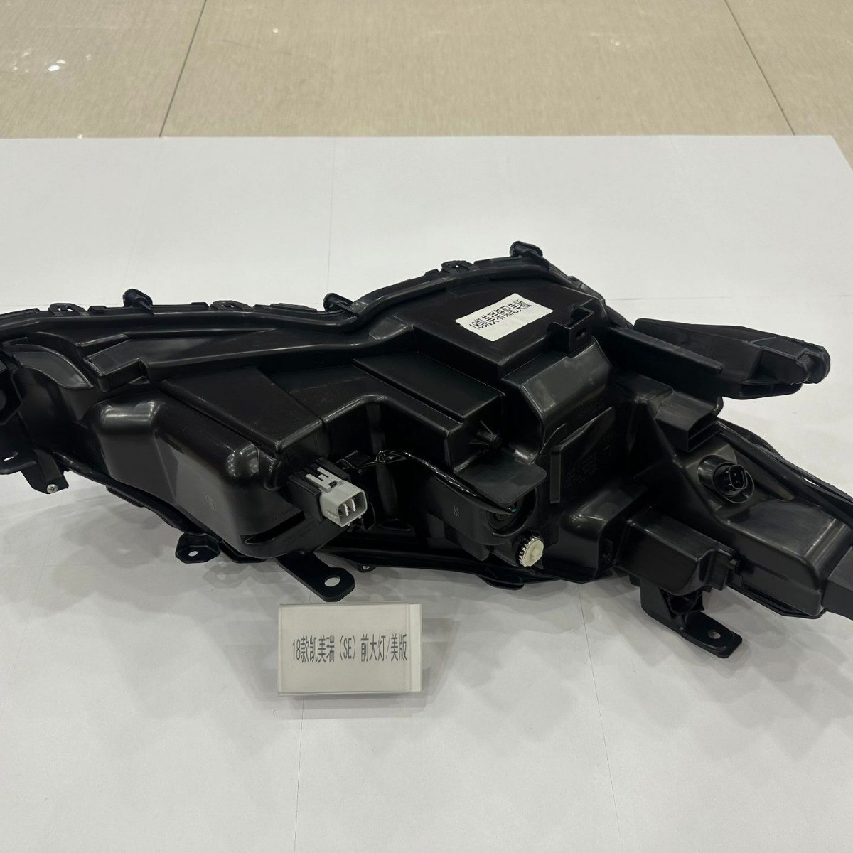 For Toyota 2018-2020 Camry SE All-LED Front Headlights, US Version OEM: 81150-06C40 81110-06C40