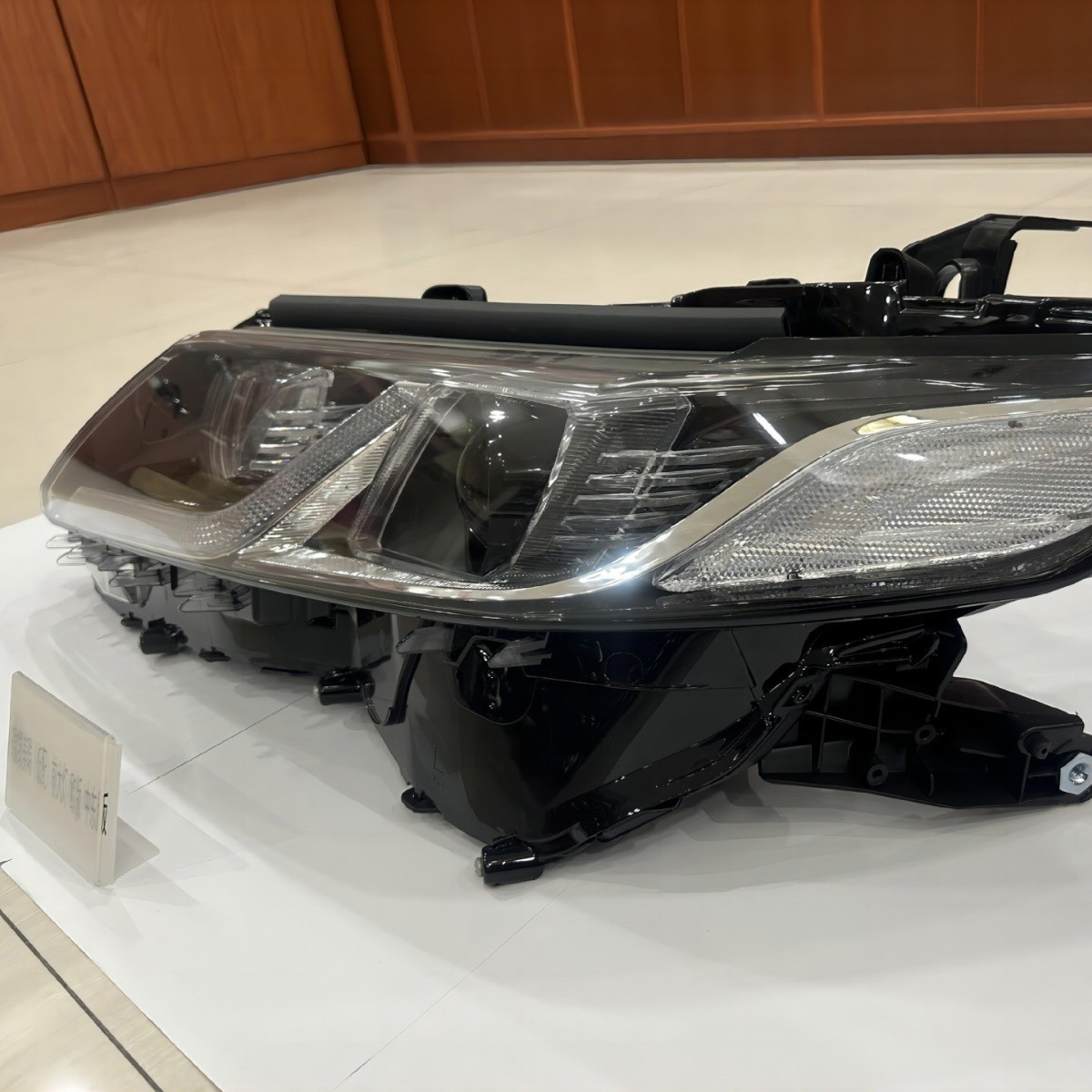 For Toyota 2018 Camry low-end front headlights OEM: 81150-06E20 81130-06E20