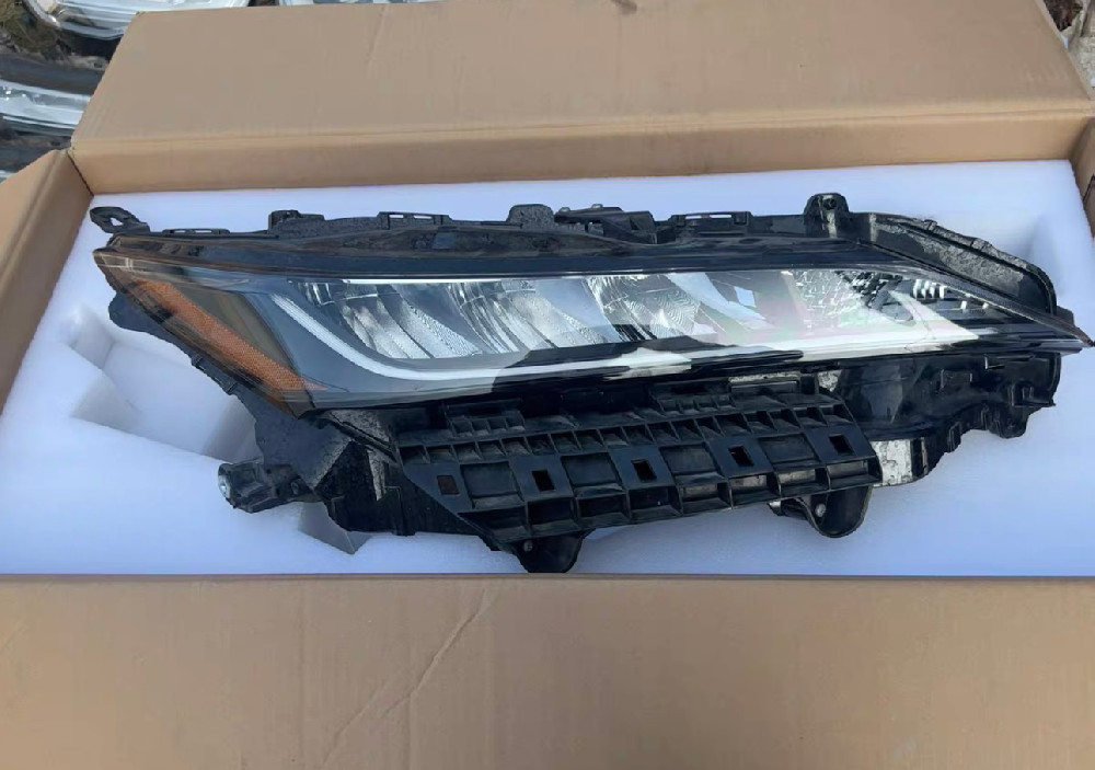 For Toyota 2022 Venza low-end US version xenon front headlights OEM: 81150-0E670 81110-0E670