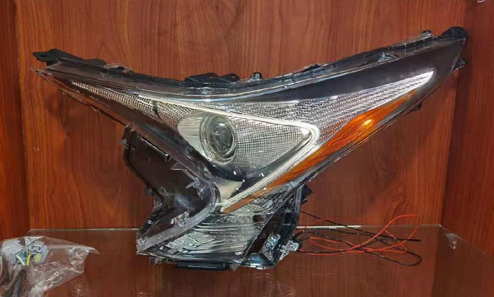 For Toyota 2016 Prius Headlight OEM: 81140-47741 81070-47741