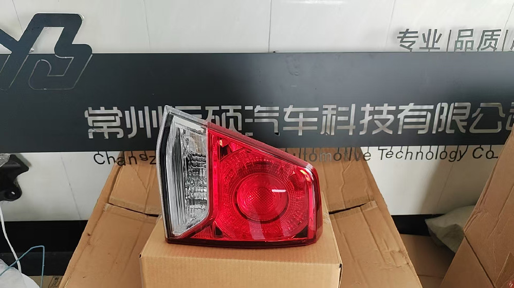 For Toyota 2013 Land Cruiser rear tail light OEM: 81591-60310 81581-60310