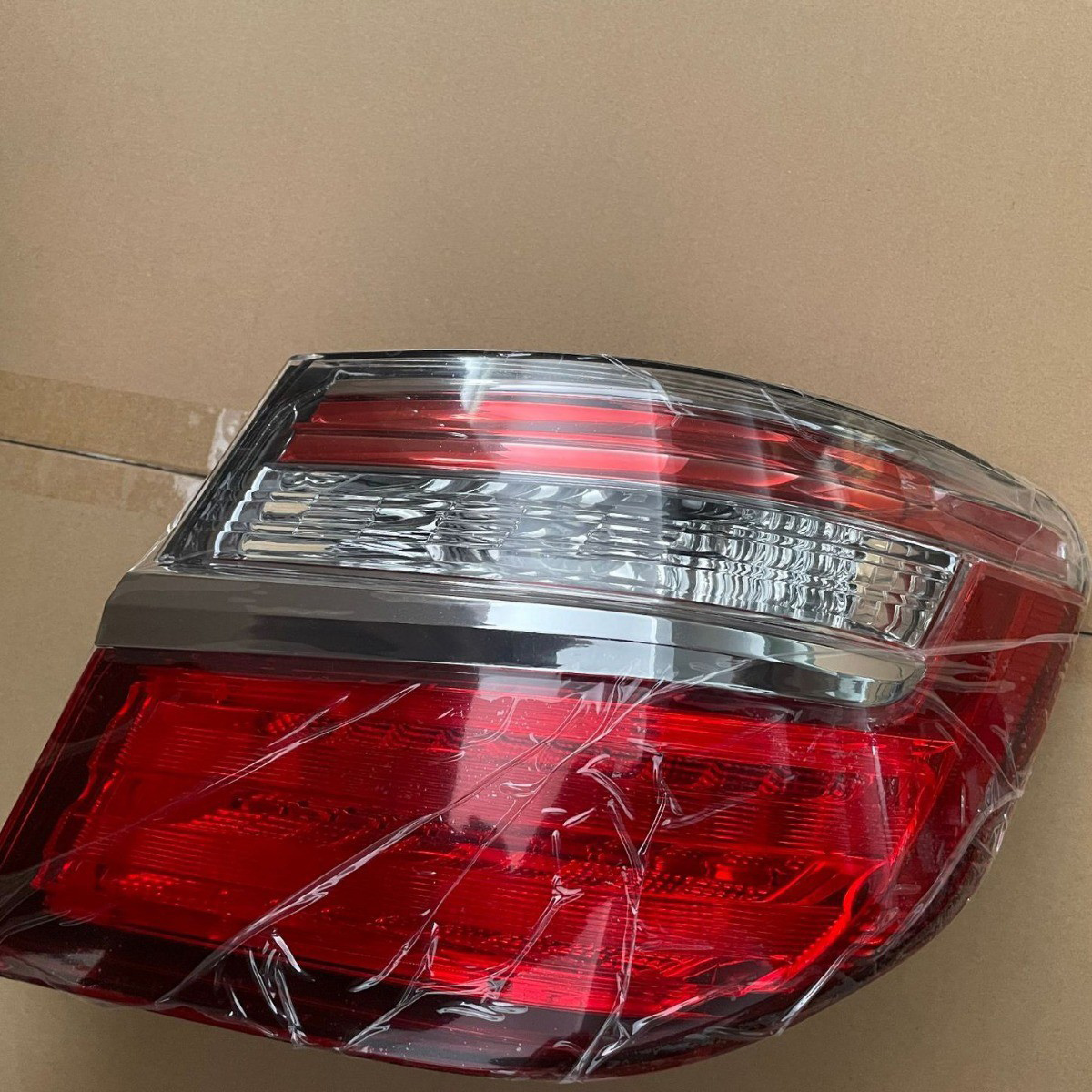 For Toyota 2015 Camry rear tail light OEM: 81561-06660 81551-06660
