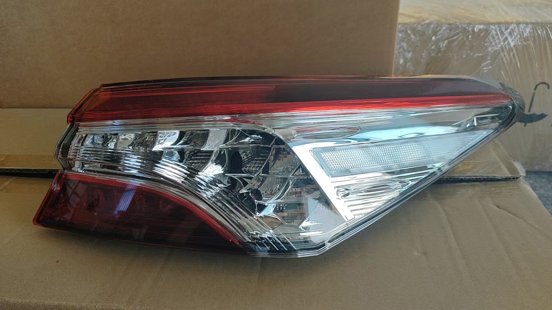 For Toyota 2021 Camry rear tail lights OEM: 81560-06760 81550-06760