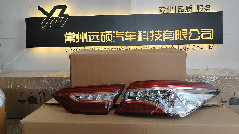 For Toyota 2021 Camry rear tail lights OEM: 81590-06660 81580-06660
