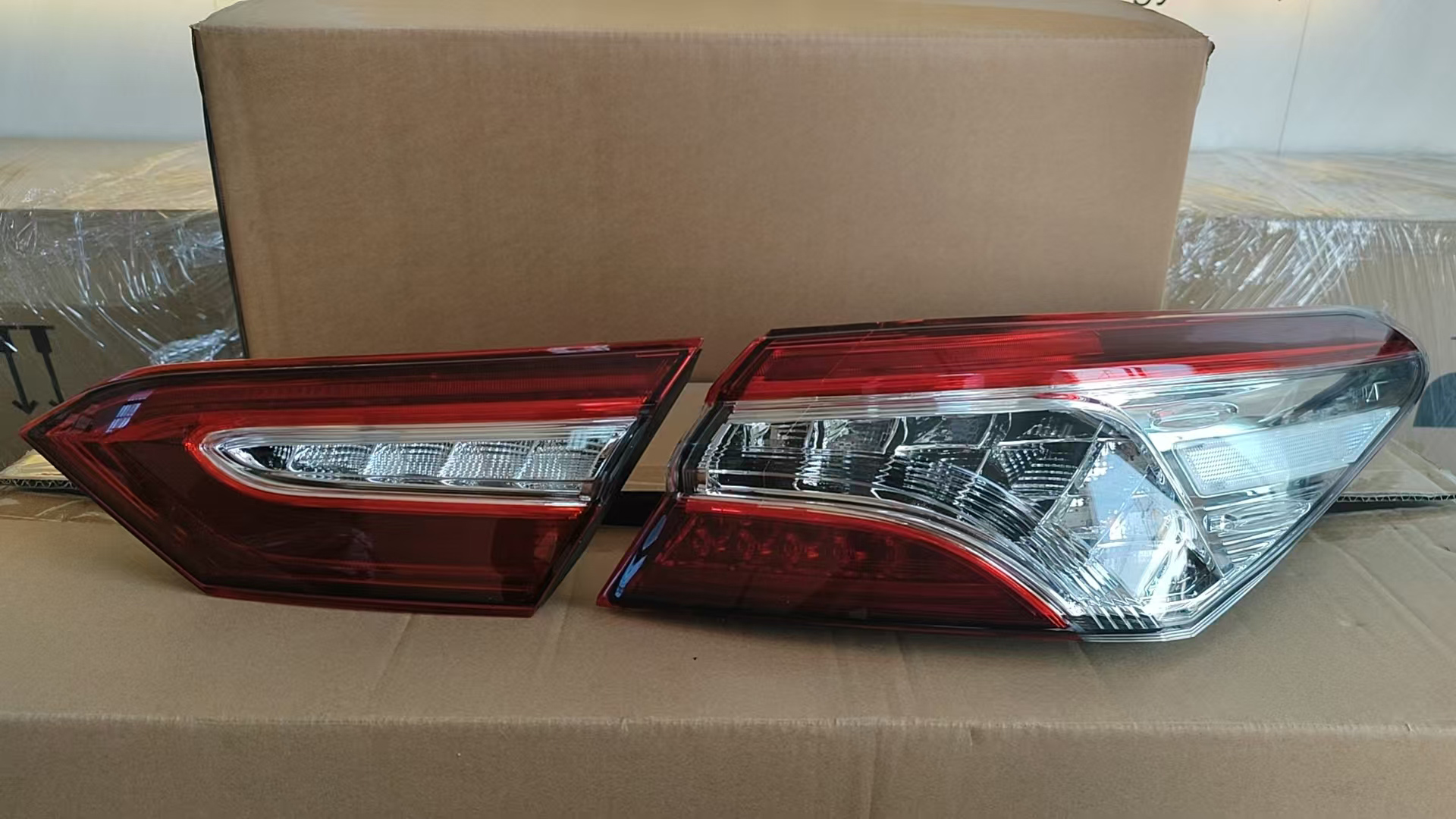 For Toyota 2021 Camry rear tail lights OEM: 81590-06660 81580-06660