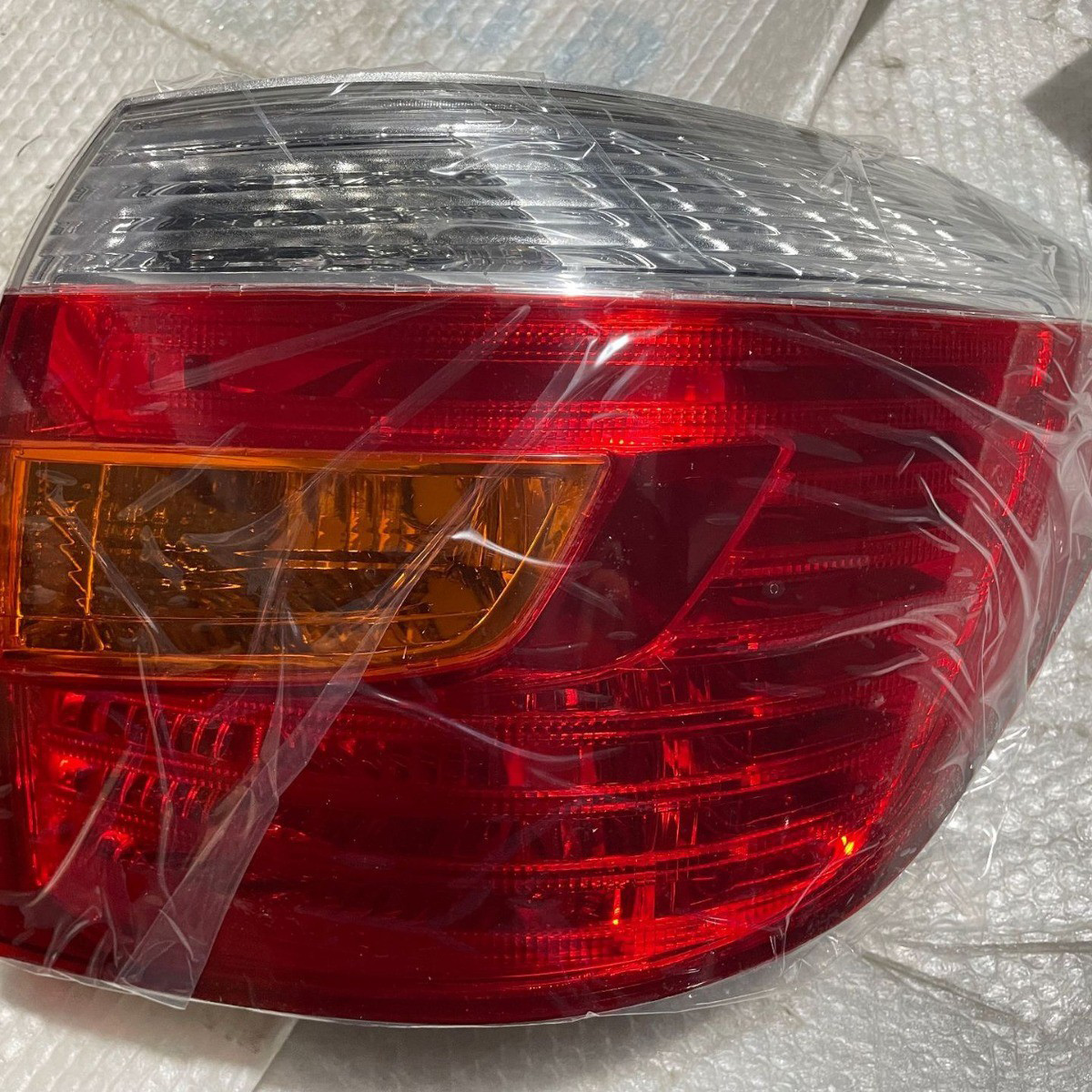 For Toyota 2007 Highlander Rear Taillight OEM: 81561-0E030 81551-0E030