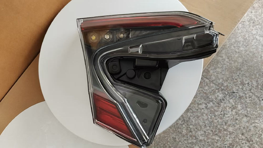 For Toyota 2018 CHR Luxury Edition Rear Taillight OEM: 81590-F4080 81580-F4080