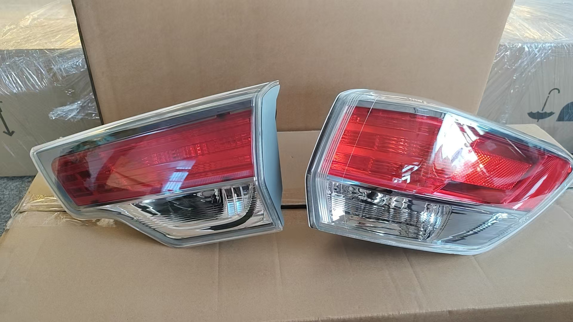 For Toyota 2015 Highlander Rear Taillight OEM: 81591-0E080 81581-0E080