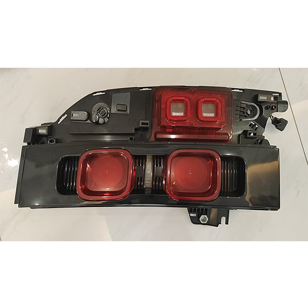 For Land Rover Defender Rear Tail Light (Red) OEM: LR129762, LR129775