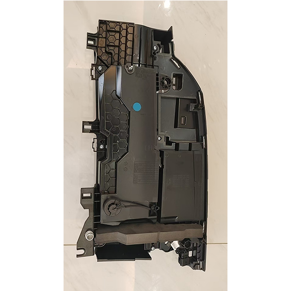 For Land Rover Defender Rear Tail Light (White) OEM: LR133580 LR133582