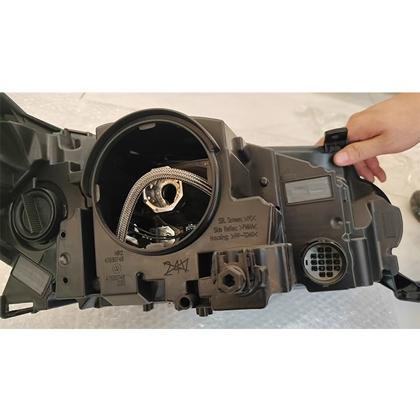 For 2014-2017 Land Rover Range Rover Sport front headlights OEM: LR057267R LR057278L