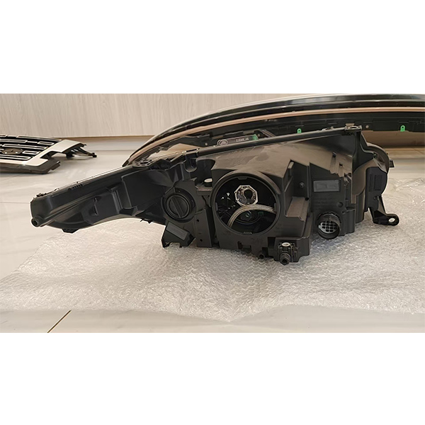 For 2014-2017 Land Rover Range Rover Sport front headlights OEM: LR057267R LR057278L
