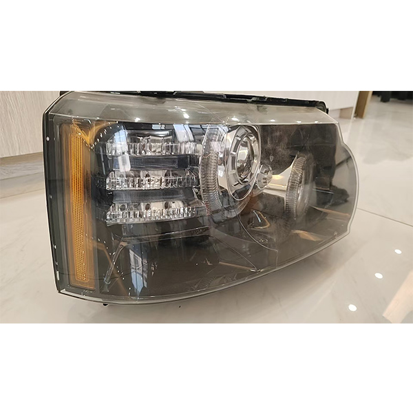 For 2010 Land Rover Range Rover Vogue front headlight OEM: LR010819 LR010825