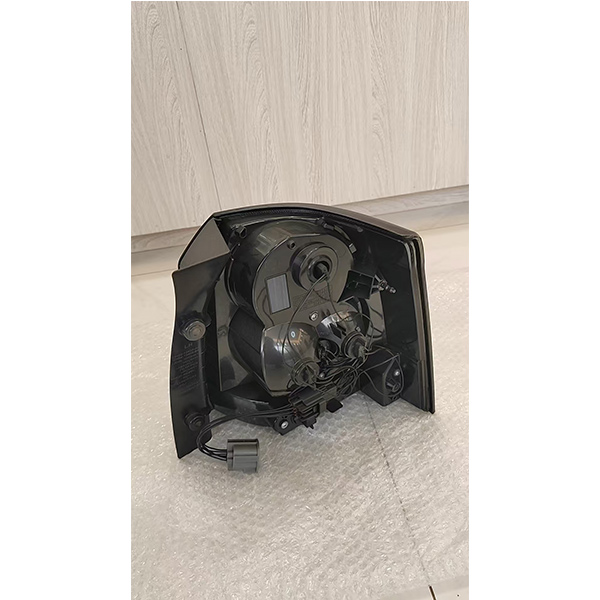 For 2014 Land Rover Discovery Sport 2 Rear Tail Light (Gray)